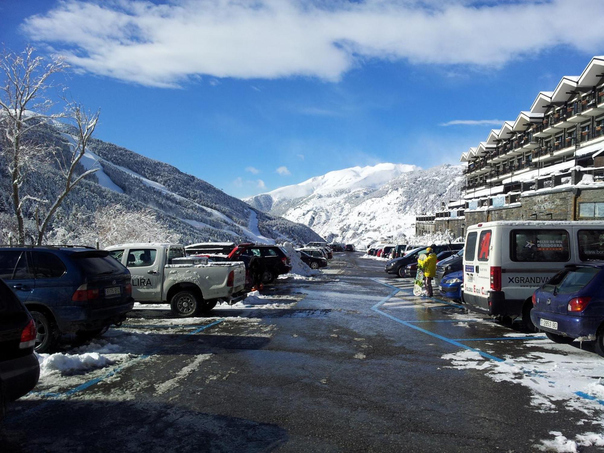 Apartaments Turistics Pirineu Soldeu Exterior photo